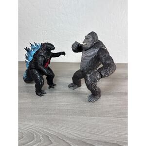 Godzilla v Kong Monstervesrse Action Figures Heat Ray Battle Damage Reveal Toho